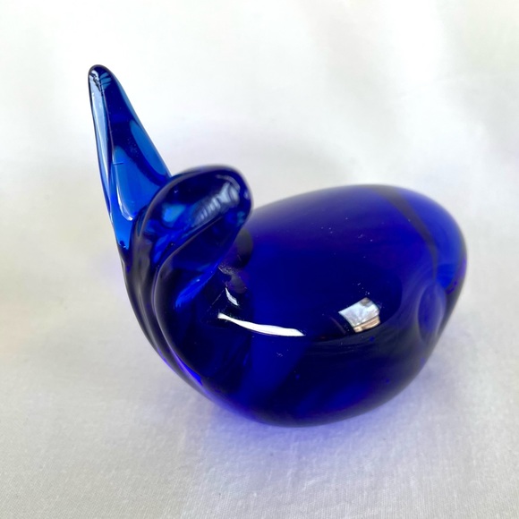 Vintage Pilgrim Glass Co. Cobalt Blue Whale 3” Figurine EUC - Picture 2 of 9